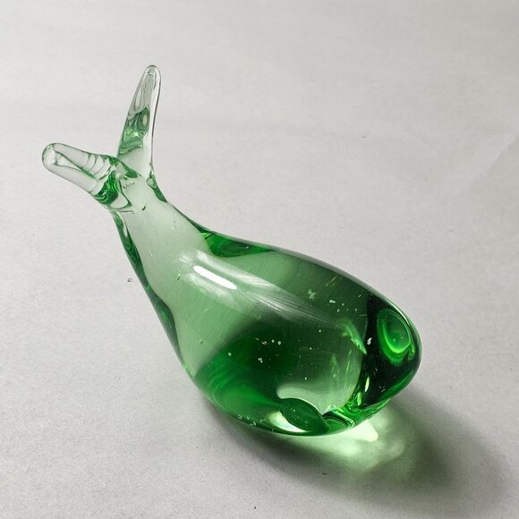 Handcrafted Green Art Glass Whale Figurine Paperweight Home Desk Decor - Picture 10 of 10